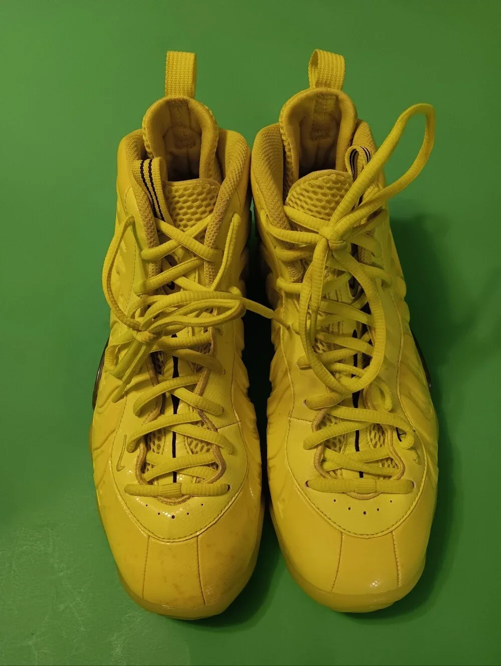 Nike Air Foamposite Pro Volt Green/Neon Shoes (CW1593-702)Preowned Youth Size 7